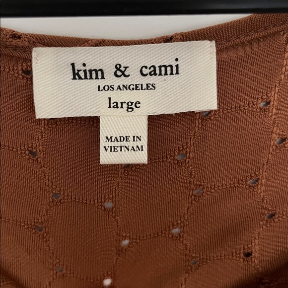 Kim & Cami Warm Brown Eyelet Top - Picture 2 of 3